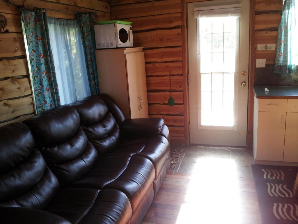 Steamboat Mountain Chalets Hotel Spillimacheen Room photo